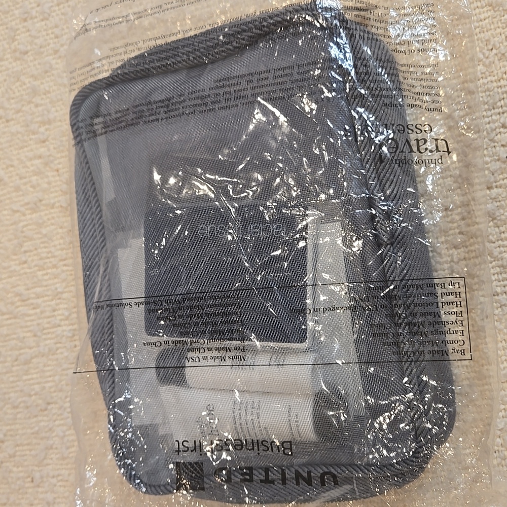 United Airlines Business First Class Amenity Kit - Philosophy Travel Essentials - Picture 3 of 6